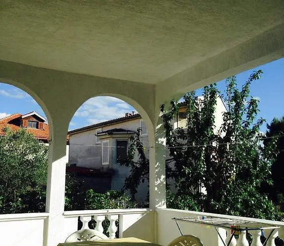 公寓 Biba 扎达尔